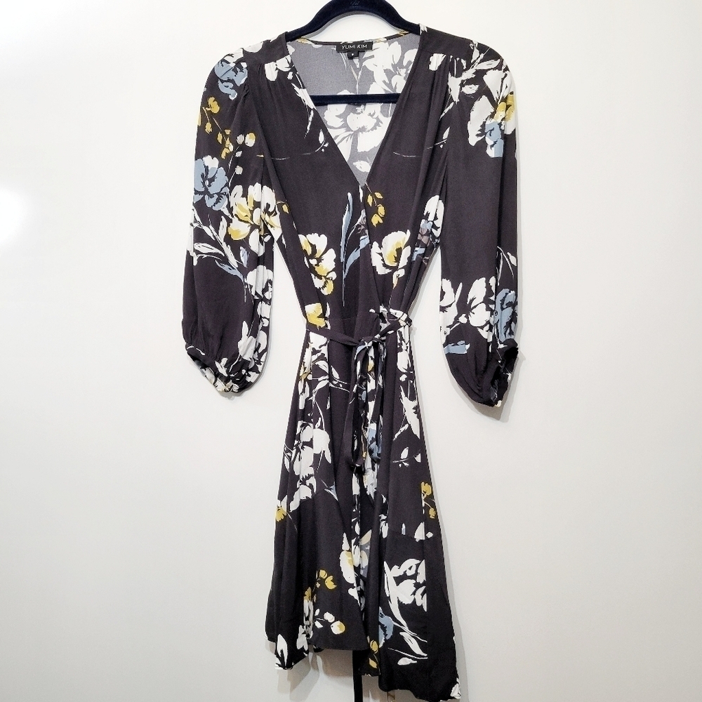 Yumi Kim Love Wins Black Floral Ruffled Wrap Dress Size Small - Picture 4 of 12